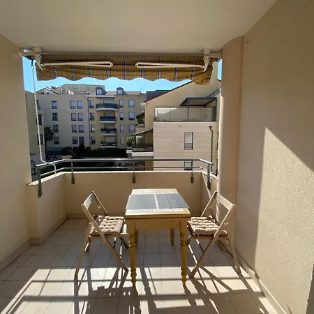 Διαμέρισμα Modern In